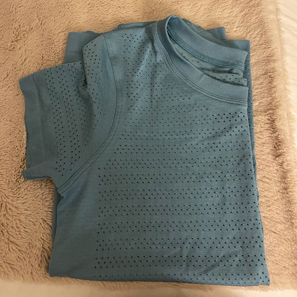 Lululemon breeze by short sleeve